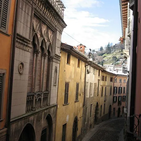 Agnese Old Town Bed and Breakfast 2*