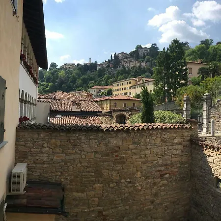 Agnese Old Town Bed and Breakfast 2*